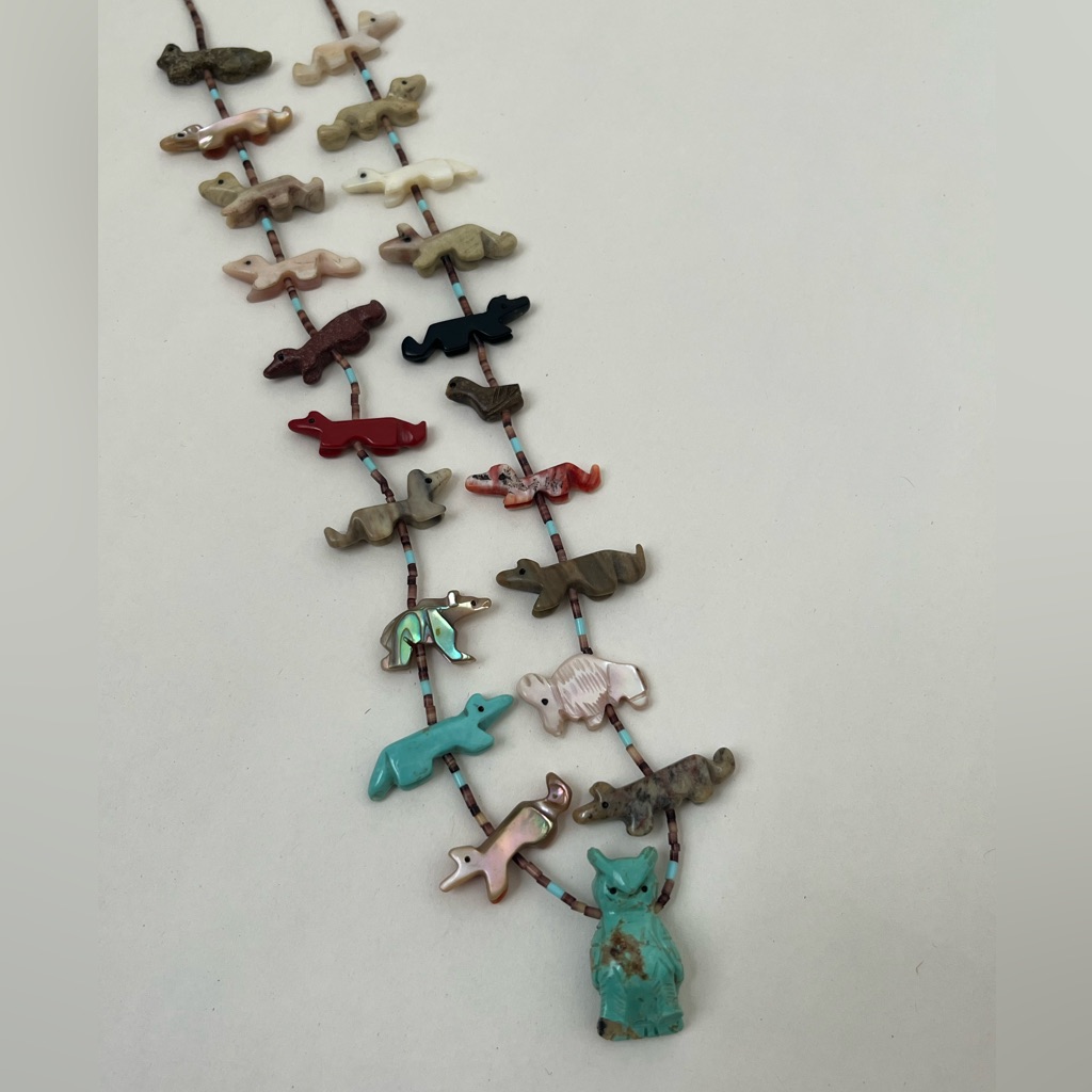 Vintage Zuni Heishi Fetish Animal Native Necklace- 275 225$